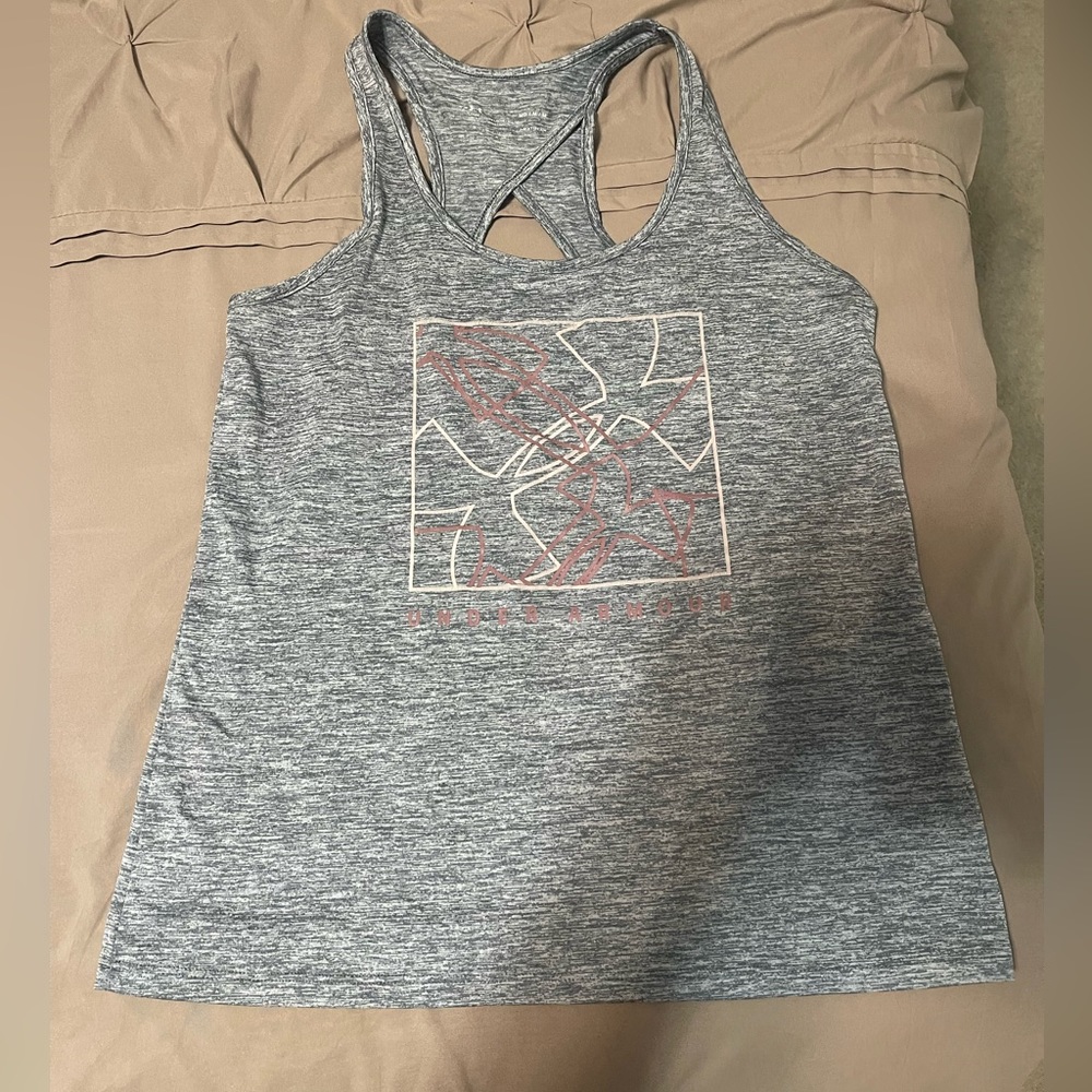 New without tags under armour tank
